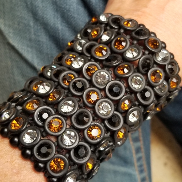 Jewelry - 🔥 Rhinestone Cuff 🔥
